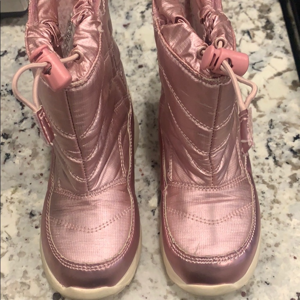 Retro pink snow boots-11